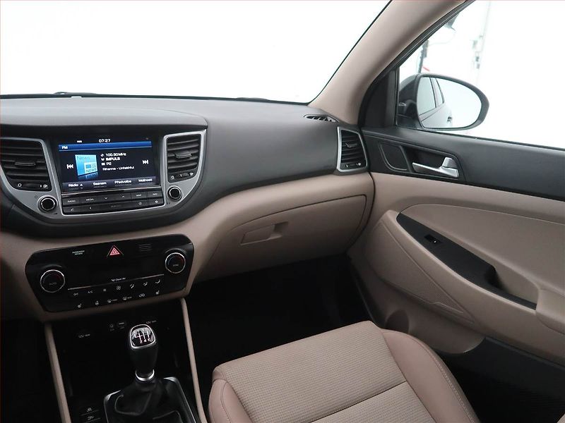 Hyundai Tucson (2016) 1.7 CRDi, Serv.kniha, Navi - fotka 8 z 20