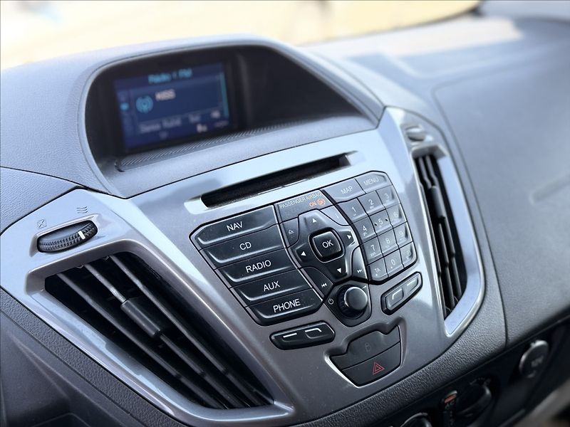 Ford Transit Custom 2,0 125kW 5MÍST WEBASTO DPH TZ - fotka 14 z 30