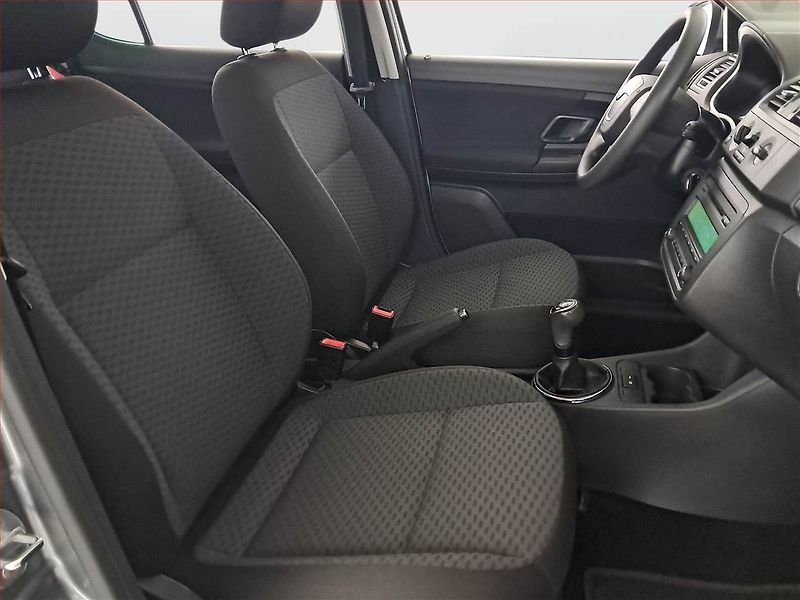 Škoda Fabia (2012) Ambiente 1.2 TSI, Serv.kniha - fotka 9 z 17