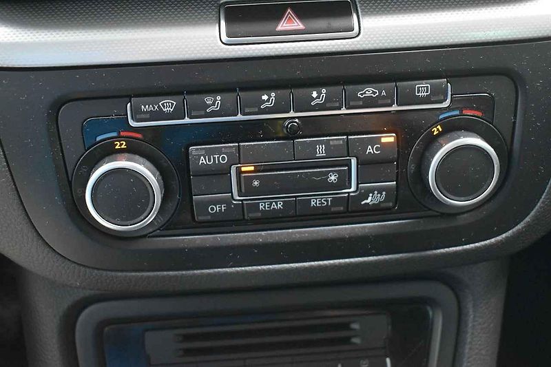 Tento Volkswagen Sharan je deset let starý. Nevypadá na to
