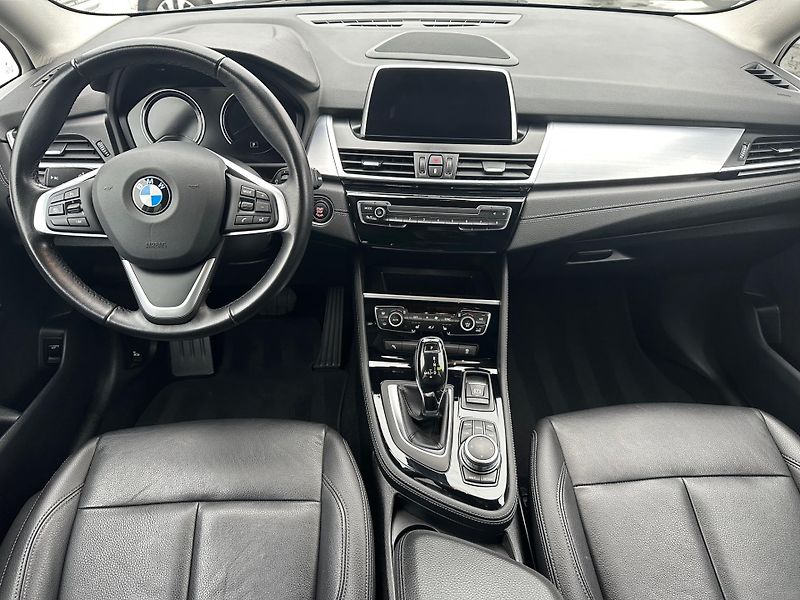 BMW Řada 2 (2022) 216d GT Luxury -CZ- 1.Majitel - fotka 10 z 20