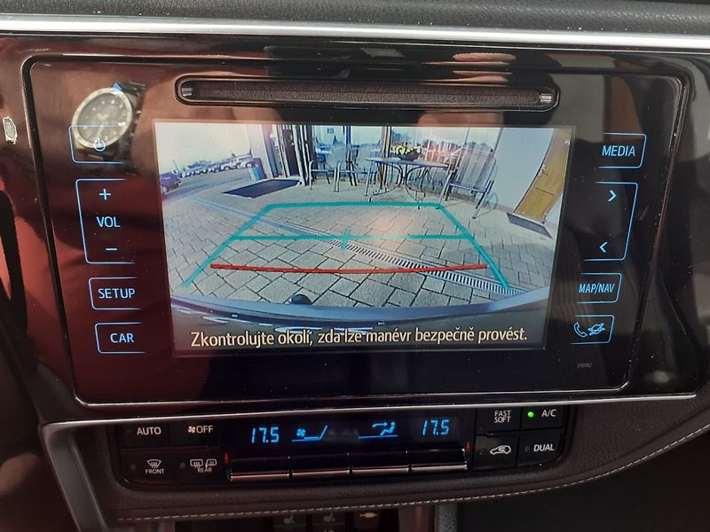 Toyota Auris (2018) 1.6 i Valvematic  AUTOMAT - fotka 14 z 42