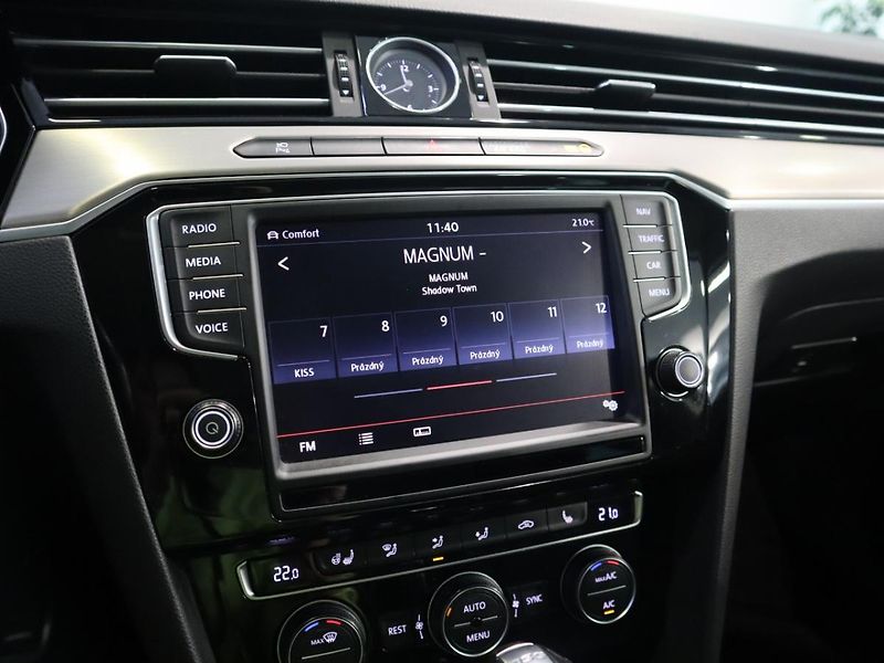 Volkswagen Passat 2.0TDI Highline 4M 176kW - fotka 16 z 29