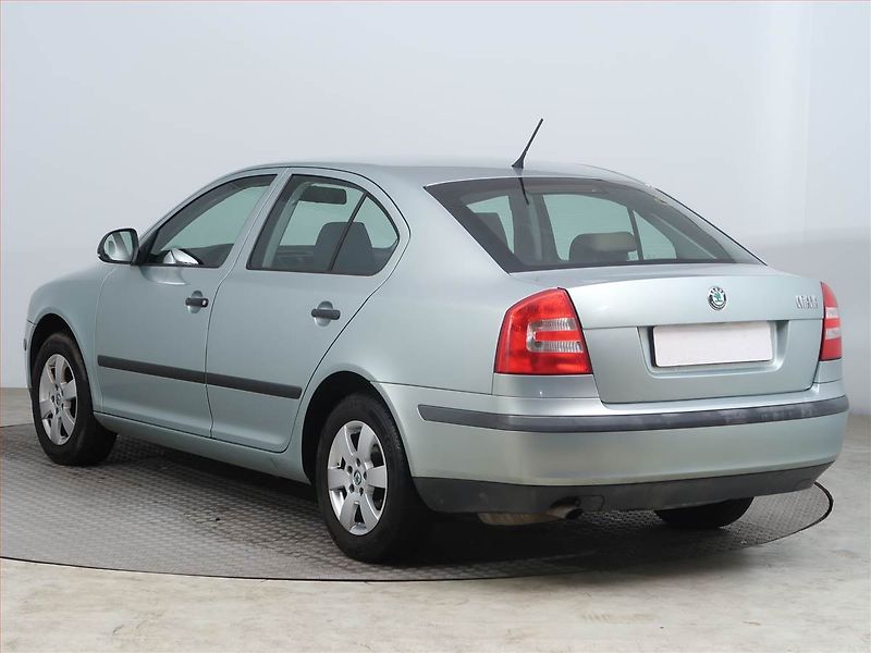 Škoda Octavia (2012) 1.6, nová STK, jezdí výborně - fotka 4 z 12