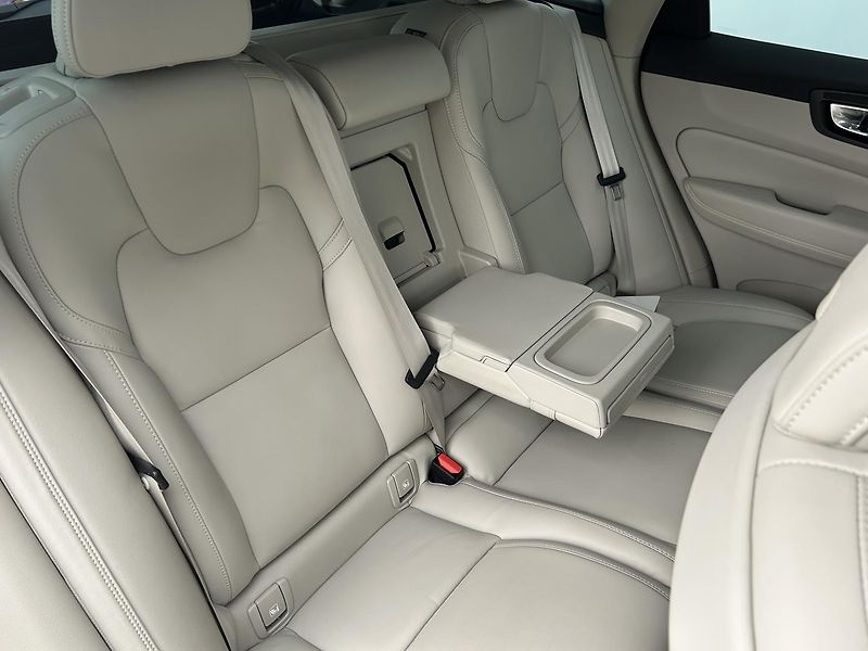 Volvo XC60 2.0 B5 4x4 INSCRIPTION - fotka 14 z 26
