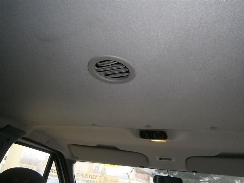 Ford Transit 2,2 TDCI KLIMA 9 MÍST - fotka 11 z 19