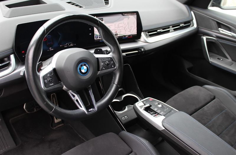 BMW X1 xDrive25e - fotka 5 z 21