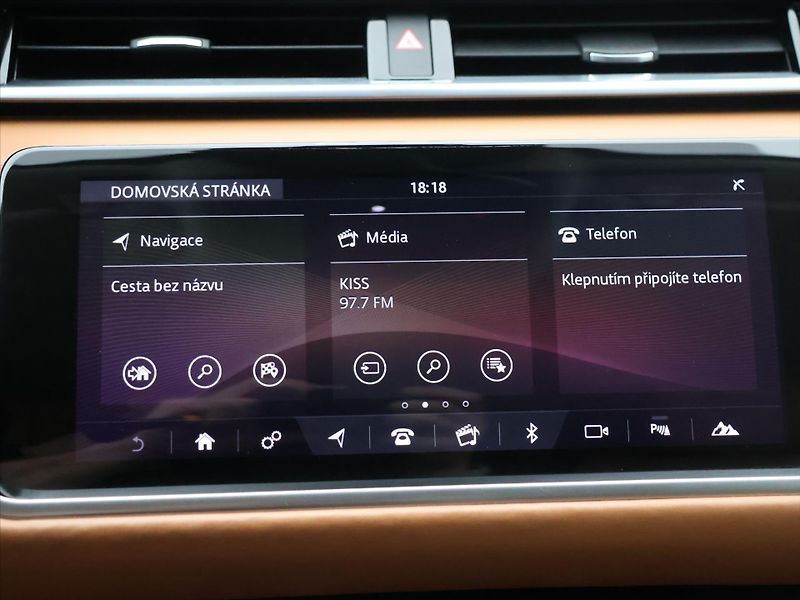 Land Rover Range Rover Velar 3,0 D300 S 221kW AUT LED CZ - fotka 25 z 29