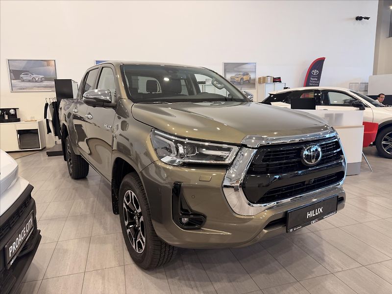Toyota Hilux (2025) 2,8 Executive  Double Cab Dies - fotka 6 z 13