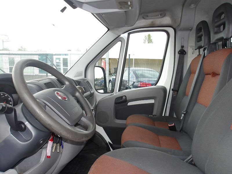 Peugeot Boxer 2,2JTD 1.MAJ.! NAJ.122000km !! - fotka 15 z 31