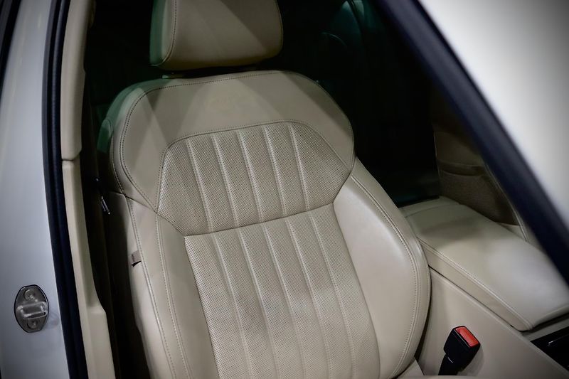 Škoda Superb 3 2.0 TDI 140 kW DSG L&K - fotka 16 z 49