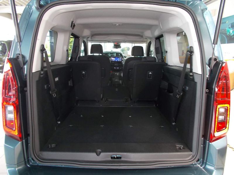 Opel Combo (2026) Elegance Plus L2H1 1.5 CDTI (9 - fotka 15 z 35