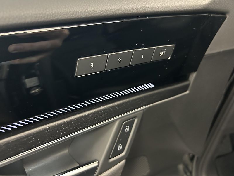 Volkswagen Touareg (2024) 3.0TDi 210kW ELEG/NV/Panor/TZ - fotka 10 z 43
