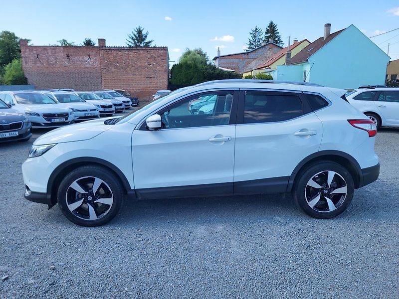 Nissan Qashqai 1.2 DIG-T 85kW - fotka 2 z 46