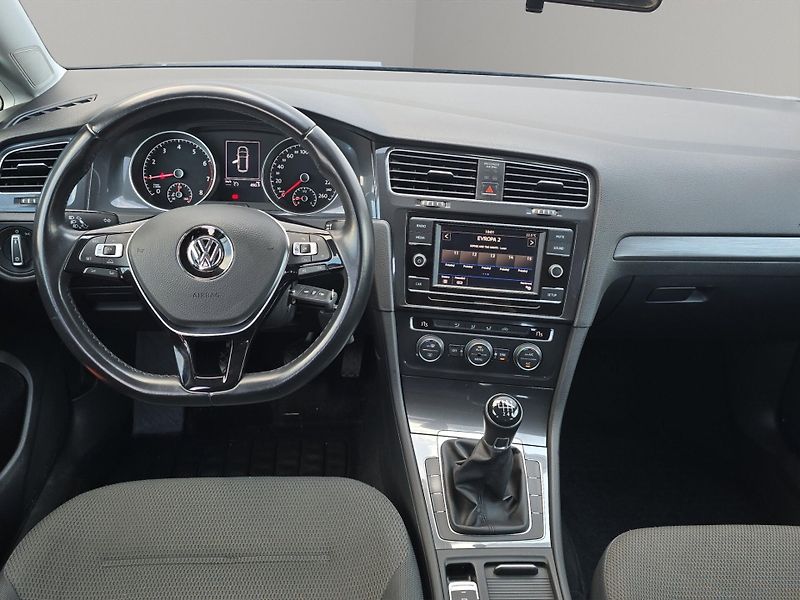 Volkswagen Golf (2018) VARIANT 1.0 TSi 81kW, ČR, serv - fotka 9 z 23