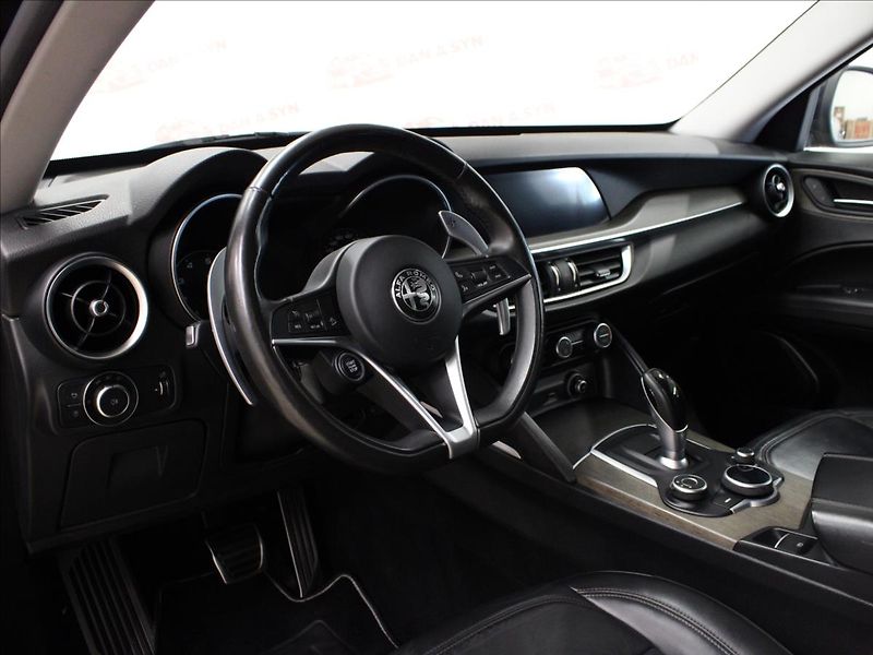 Alfa Romeo Stelvio 2,0 TBi 280k Q4 Kůže Led - fotka 10 z 33