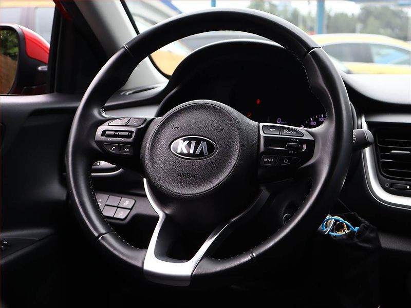 Kia Stonic (2018) 1.25 CVVT, Serv.kniha, Navi - fotka 14 z 16