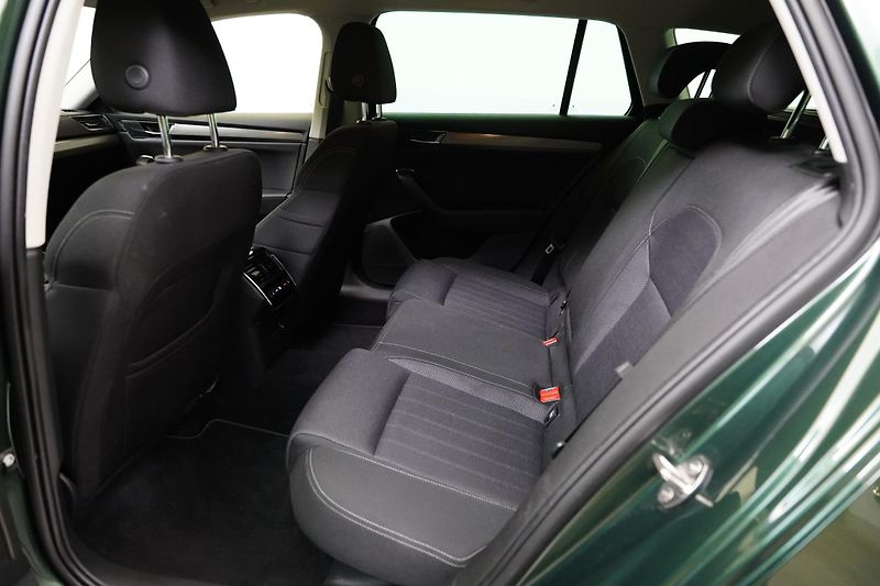 Škoda Superb - fotka 27 z 28