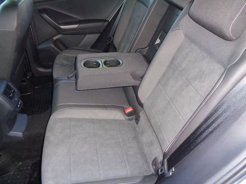 Volkswagen T-Roc 1.5 TSI Style 110 kW M6F - fotka 24 z 30