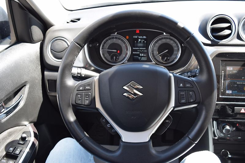 Suzuki Vitara (2019) 1.4 103kw BOOSTER JET ALL GRIP - fotka 31 z 50