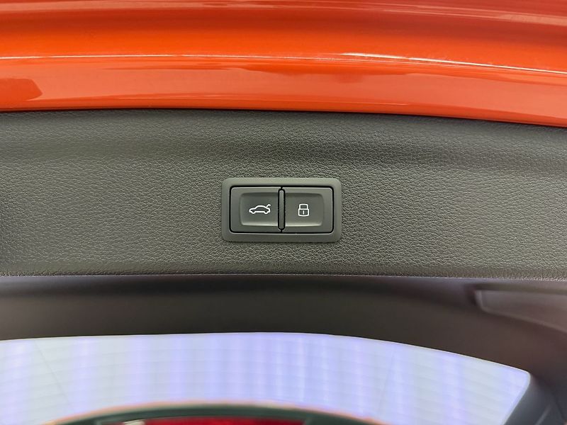 Audi Q3 2.0TDI QUATTRO S-TRONIC, LED, - fotka 21 z 23