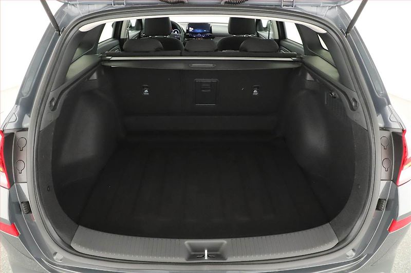 Hyundai i30 (2026) 1.0 T-GDI, Style, Navigace - fotka 19 z 20