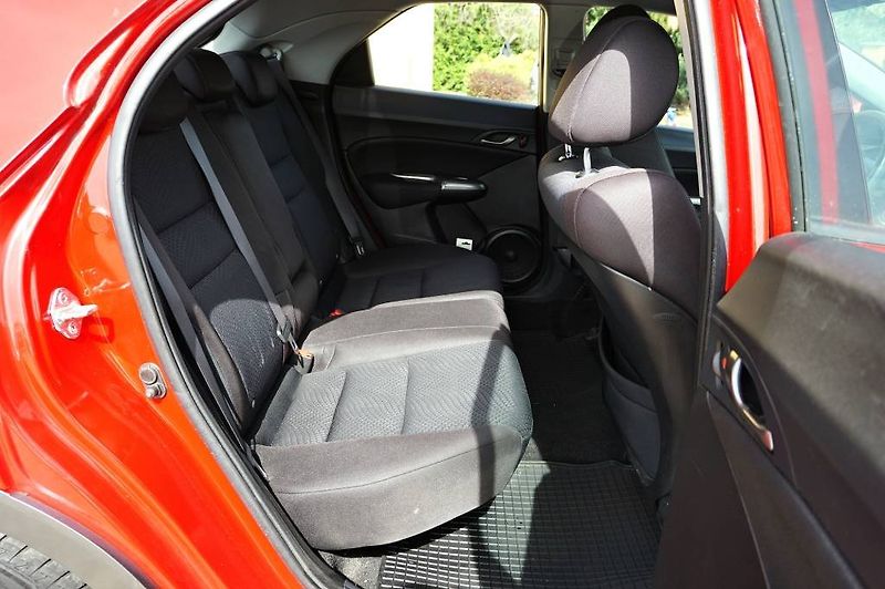 Honda Civic (2011) 1,4i- Vtec 73 kW - fotka 13 z 27