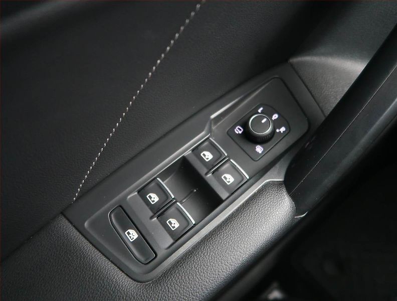 Volkswagen Tiguan (2022) R-Line 2.0 TDI - fotka 17 z 22