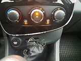 Renault Clio (2015) 1.5 dCi, Navi, Tempomat - náhled 13