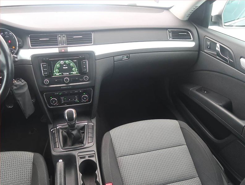 Škoda Superb (2012) 2.0 TDI, Serv.kniha, Tempomat - fotka 8 z 13