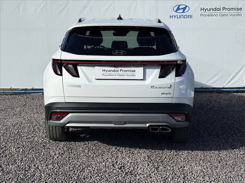 Hyundai Tucson 1,6 T-GDI PHEV 20 YEARS LUXURY - fotka 25 z 26