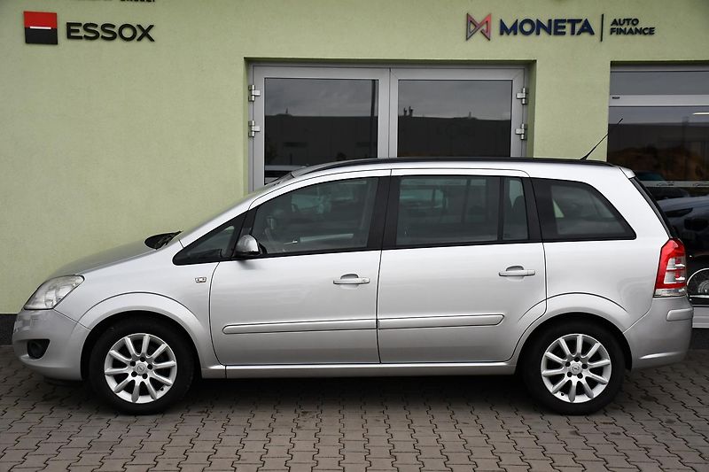 Opel Zafira 1.8i VYHŘ. SEDAČKY TAŽNÉ 7MÍST - fotka 11 z 28