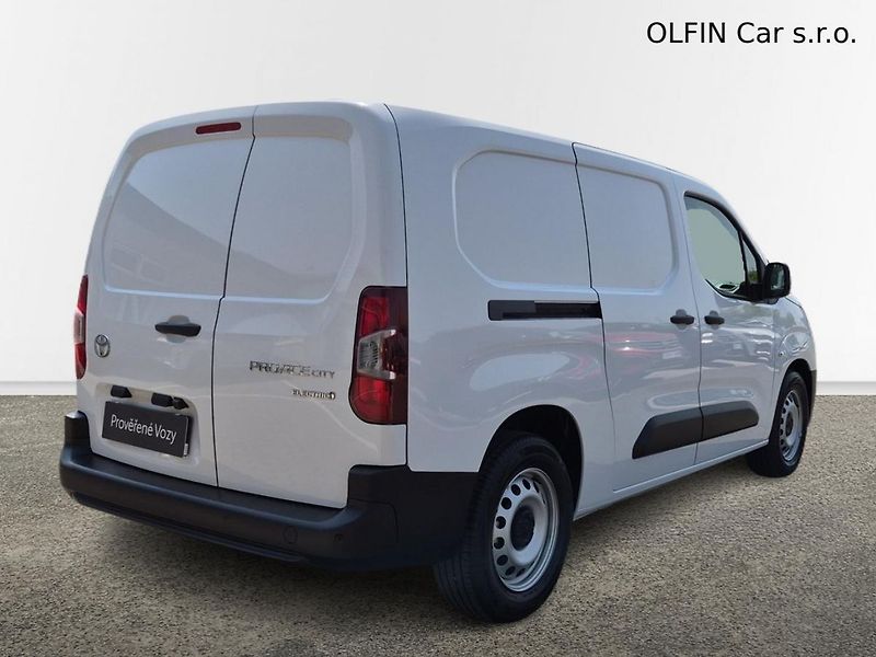 Toyota ProAce Active Full Electric - fotka 2 z 24