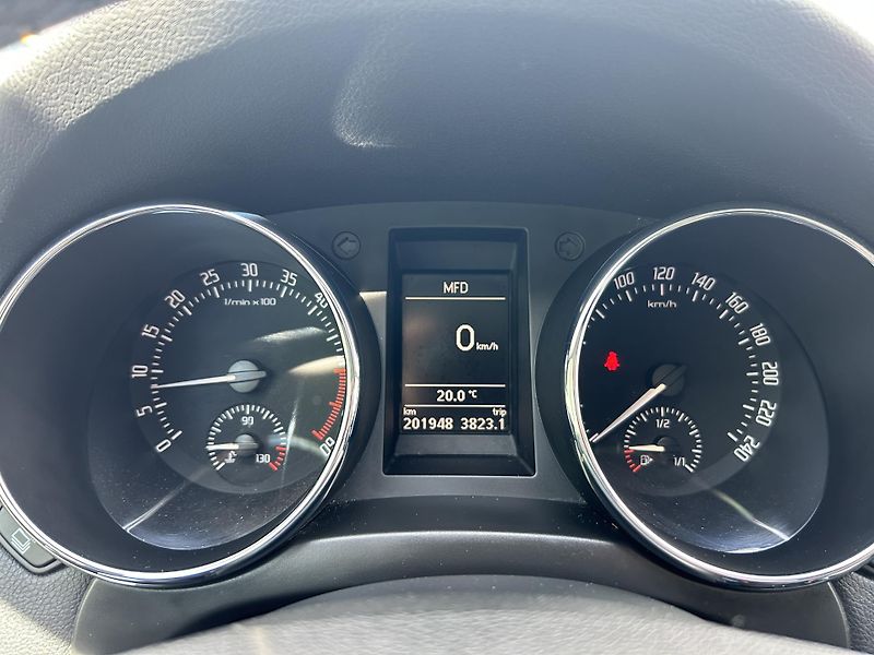 Škoda Yeti (2011) 2.0 TDi 103 KW DSG 4x4 - fotka 17 z 34