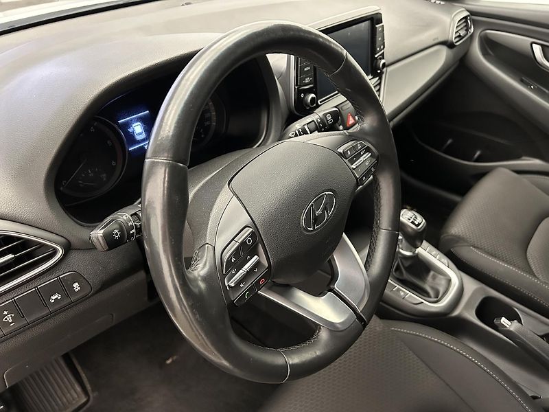 Hyundai i30 1.6 CRDI style - fotka 8 z 25