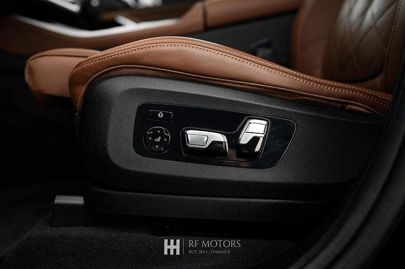BMW X5 (2024) xDrive40i mHEV 280kW - fotka 30 z 55