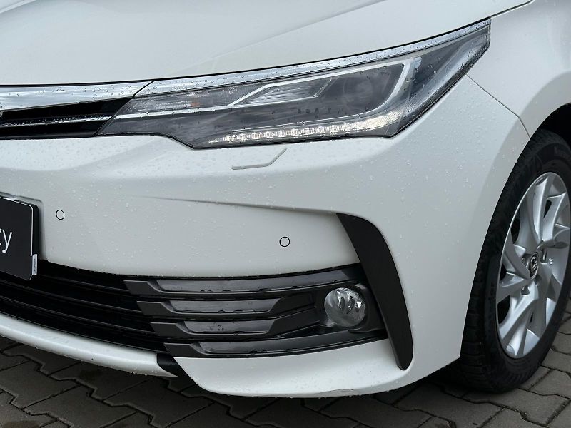 Toyota Corolla 1.6 VVT-i Active Trend - fotka 25 z 26