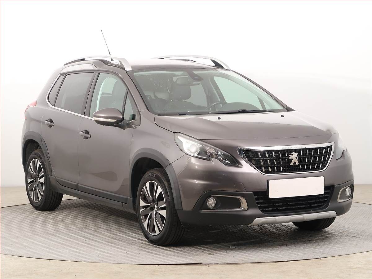 Peugeot 2008 1.2 PureTech, ČR,1.maj