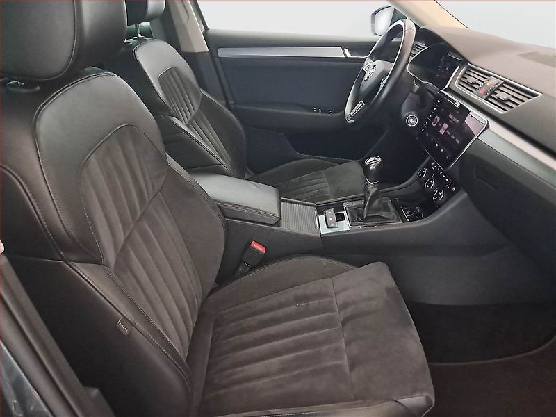 Škoda Superb (2018) 2.0 TDI, Kůže, Navi, Bi-Xenony - fotka 9 z 19