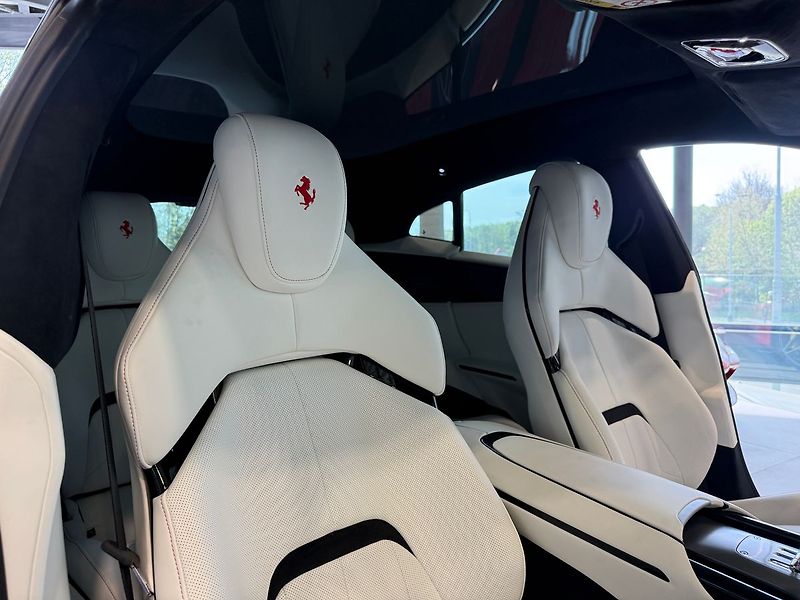 Ferrari Purosangue Lift, Karbon, Pano, Masáž - fotka 39 z 45