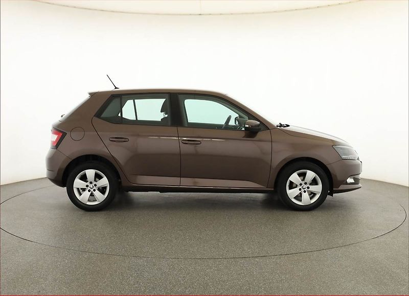 Škoda Fabia (2015) Ambition 1.2 TSI - fotka 6 z 19