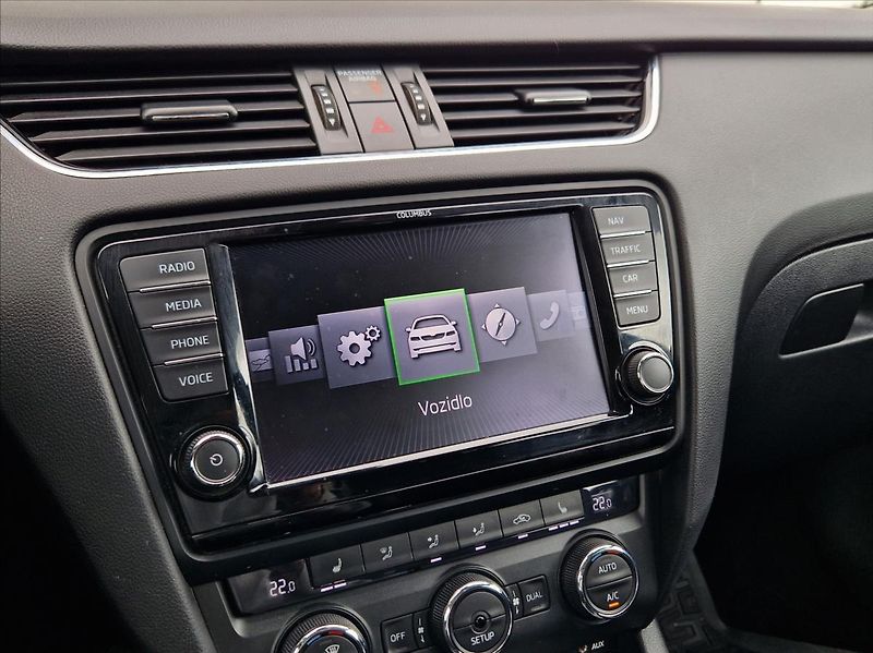 Škoda Octavia 2,0 TDI DSG KLIMA VÝHŘEV DIGI - fotka 30 z 34