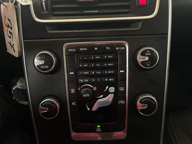Volvo V60 (2016) 2.0D, ČR, AC, tempo, park - fotka 14 z 14
