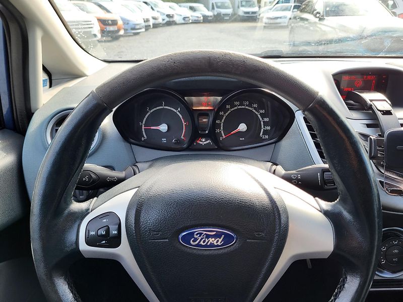 Ford Fiesta 1.6 L Duratorq TDCi 66kW TREND - fotka 10 z 47