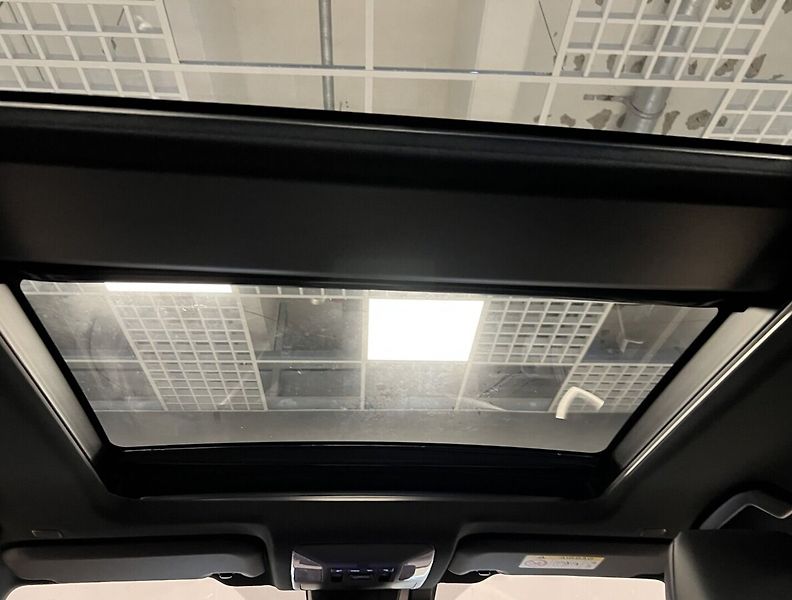 Toyota RAV4 2.5 Hybrid AT SELECTION SKYVIE - fotka 15 z 19
