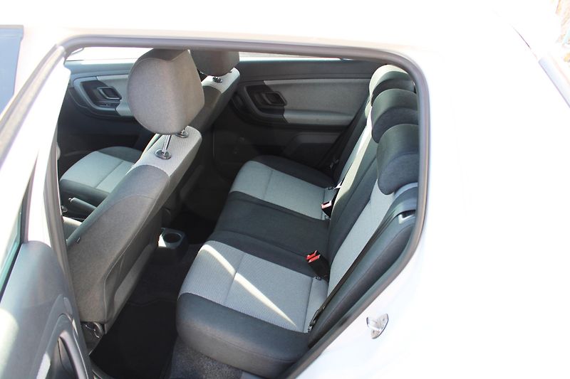 Škoda Fabia (2014) 1,4i 16V KLIMA EL.OKNA PC ALU - fotka 10 z 16