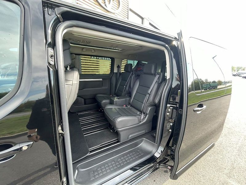 Toyota ProAce Verso 2.0 D-4D 177k L2  A/T VIP 7Sky - fotka 22 z 29