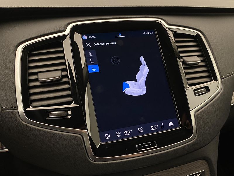 Volvo XC90 B5 AWD DARK PLUS AUT CZ 7m - fotka 66 z 67