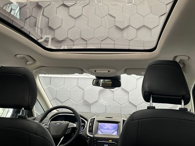 Ford S-MAX 2,5 FHEV Vignale 140KW  7 míst - fotka 39 z 57