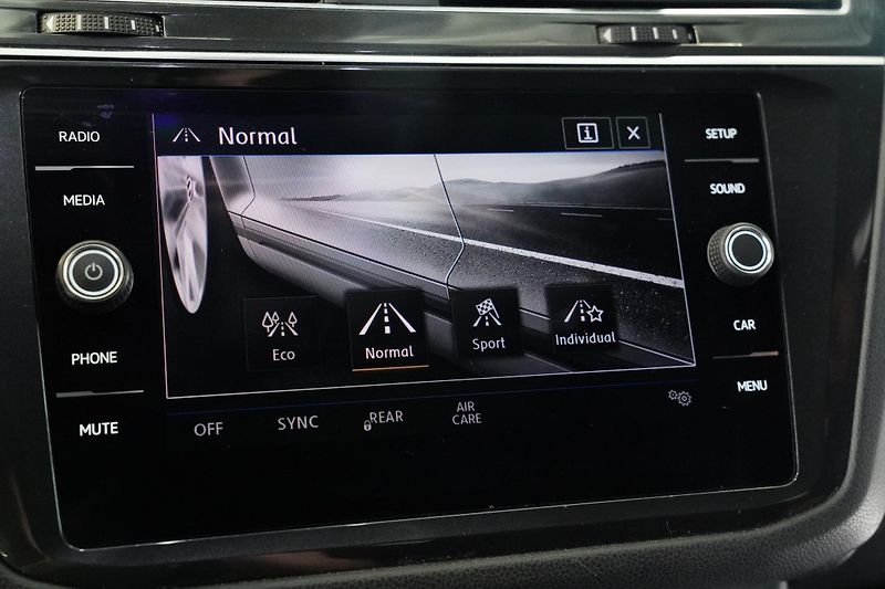 Volkswagen Tiguan - fotka 29 z 35